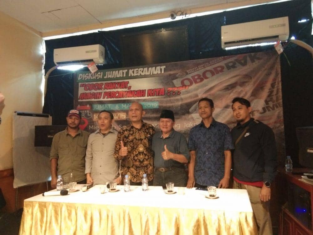 Foto Panitia Acara Bersama Narasumber (IDN Times/Mulyani Citra Setiawati)