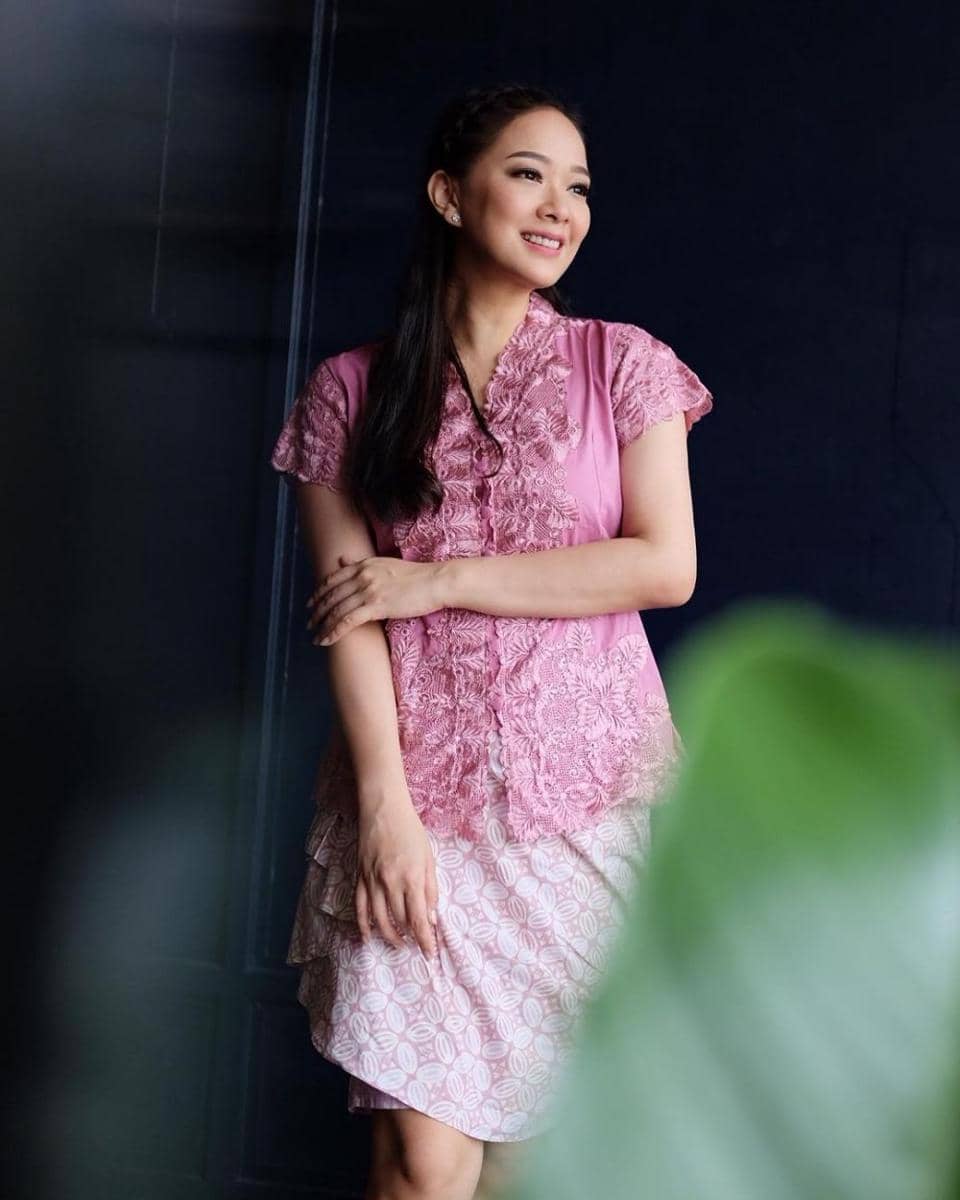 instagram.com/yuanitachrist