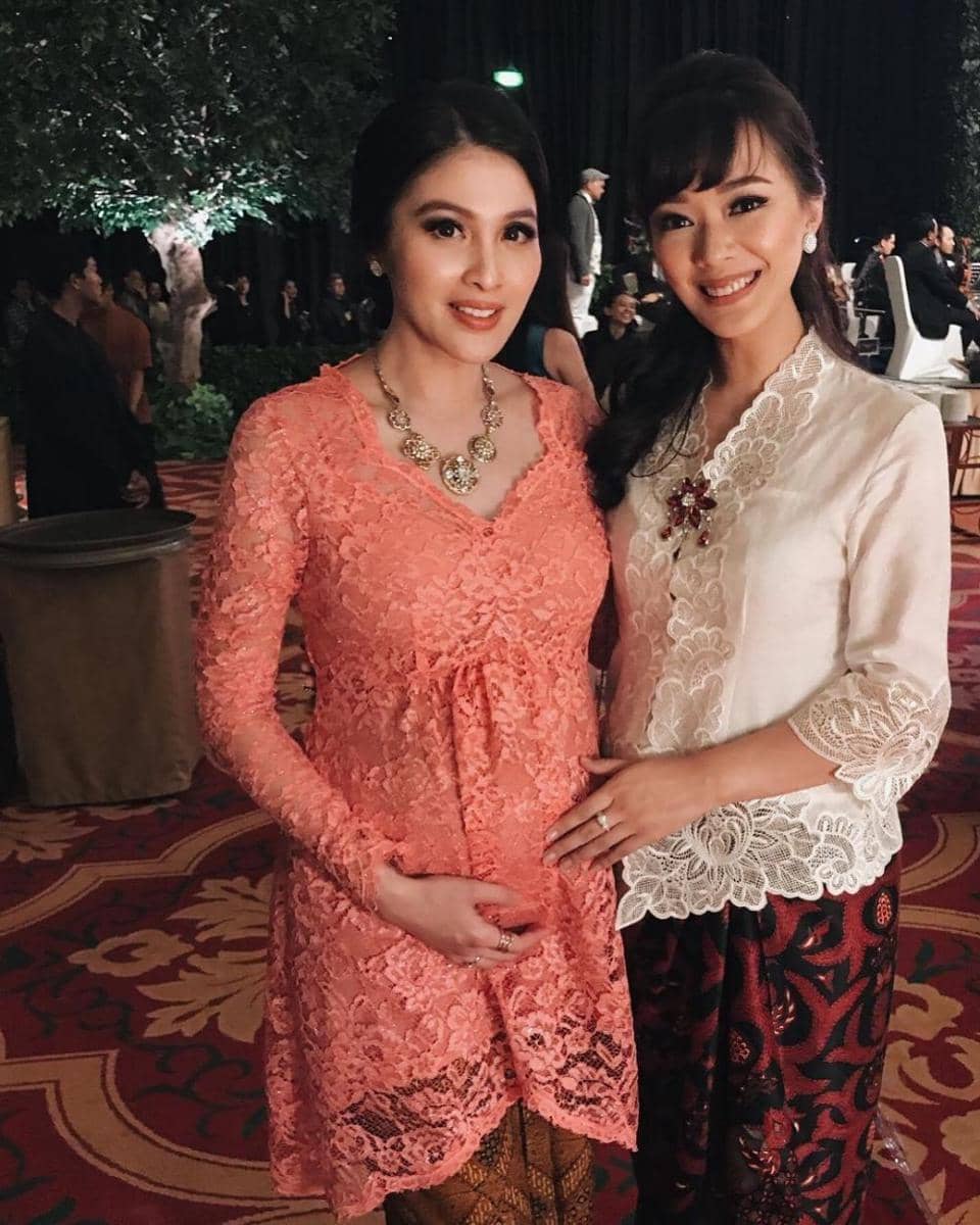 instagram.com/yuanitachrist