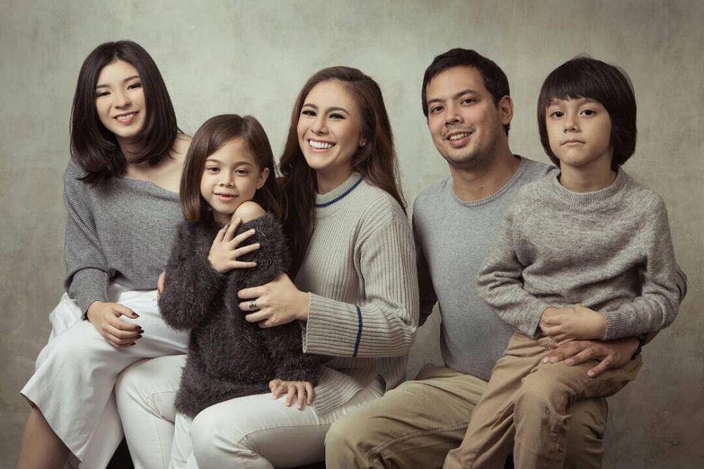 instagram.com/thedimitrifamily