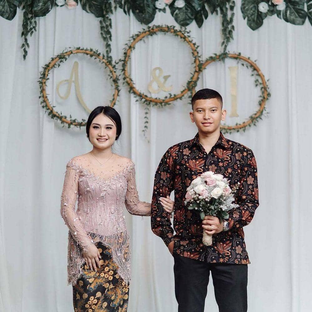 instagram.com/kebayanasional / instagram.com/aryusaraah