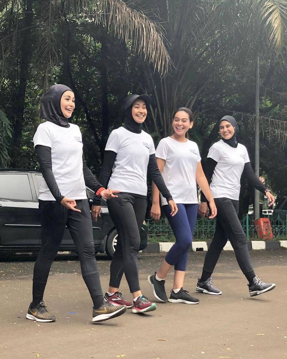 instagram.com/zeezeeshahab