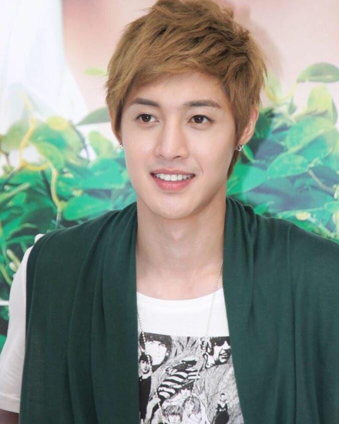 instagram.com/gwiyeoun.dalpaengi