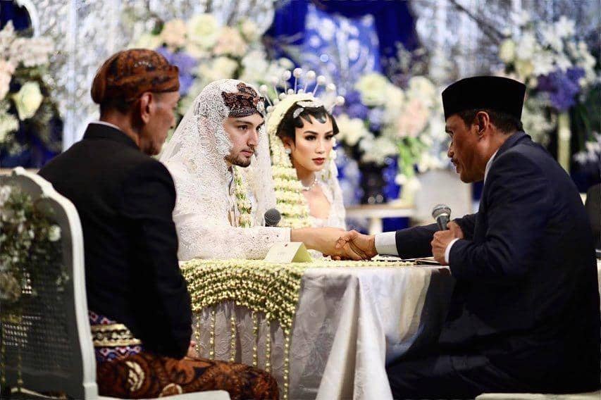 Instagram.com/keziatoemion