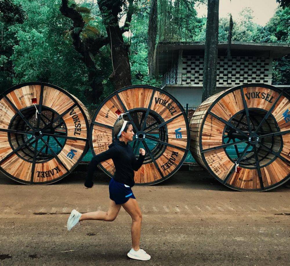 instagram.com/nirinazubir_