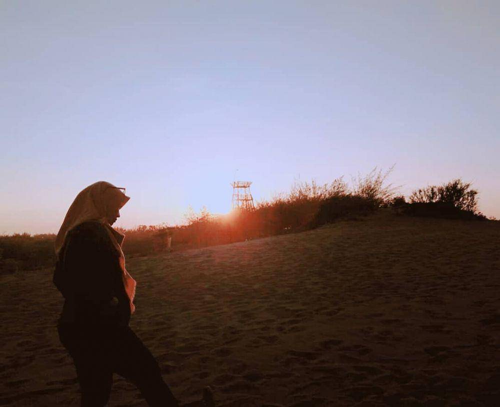 https://instagram.com/miaannur