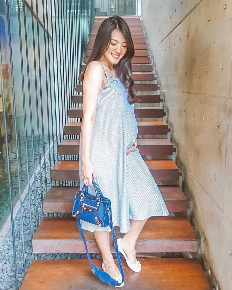 Instagram com/anissaaziza