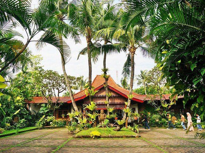 bhinnekashuttle.com