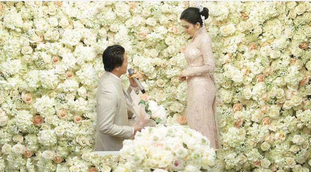 thebridestory/ @nefi.decor & @aldiphoto