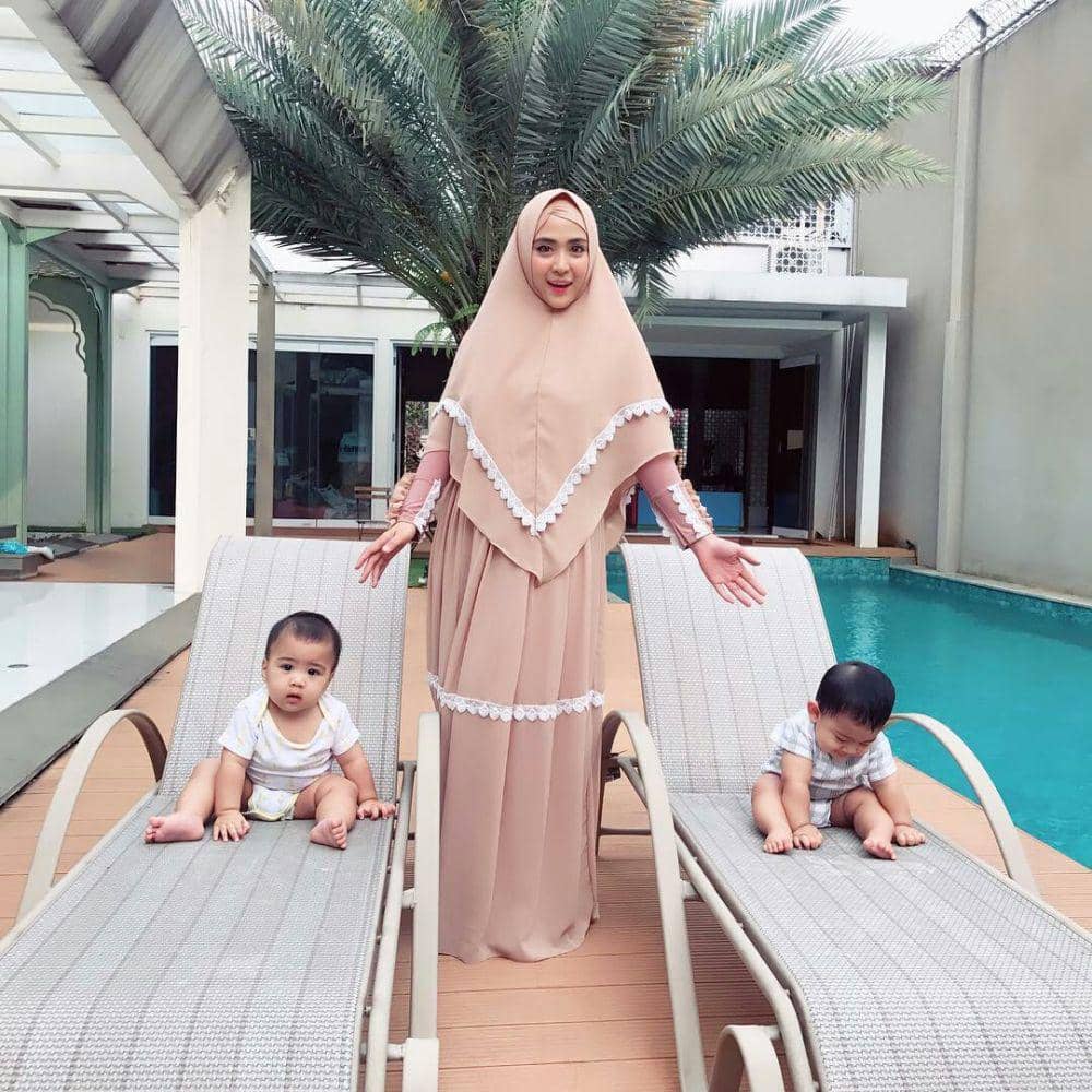 instagram.com/apriljasmine85