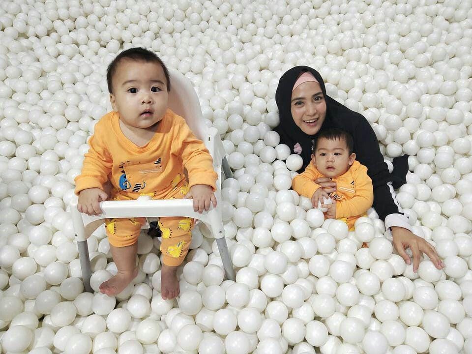 instagram.com/apriljasmine85