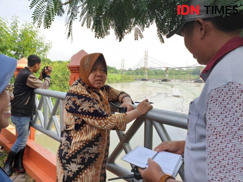 Risma Targetkan Jembatan Bambu Mangrove Rampung Tahun ini