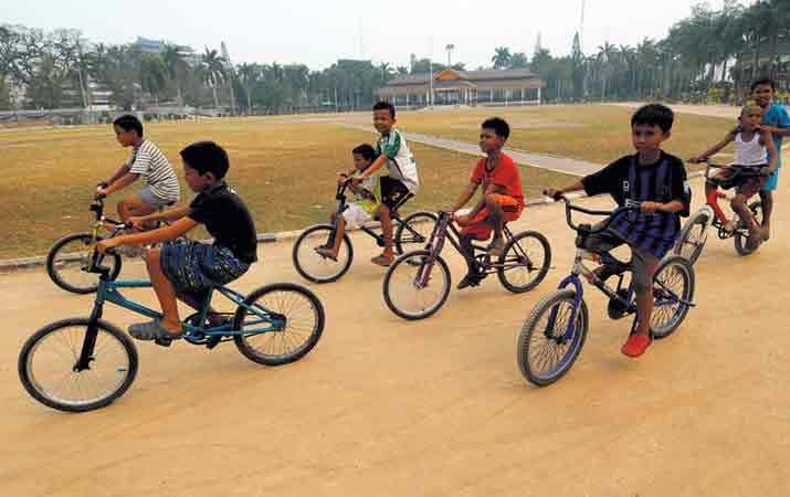 harian.analisadaily.com