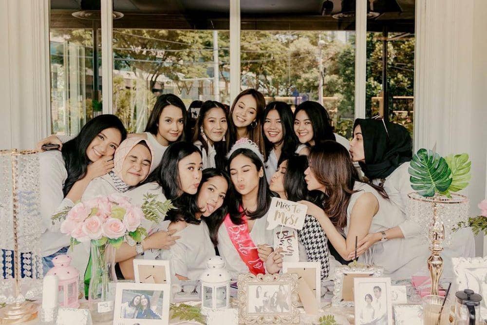 Instagram.com/shabrinaar