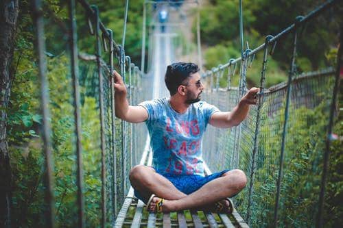 Gak Ada Untungnya, Punya Sifat Penakut Bikin Kamu Alami 5 Kerugian Ini