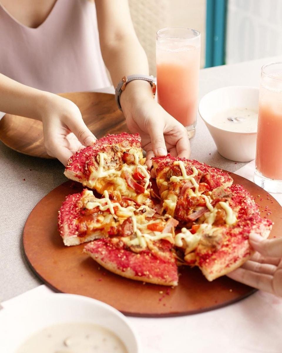 instagram.com/pizzahut_sg/