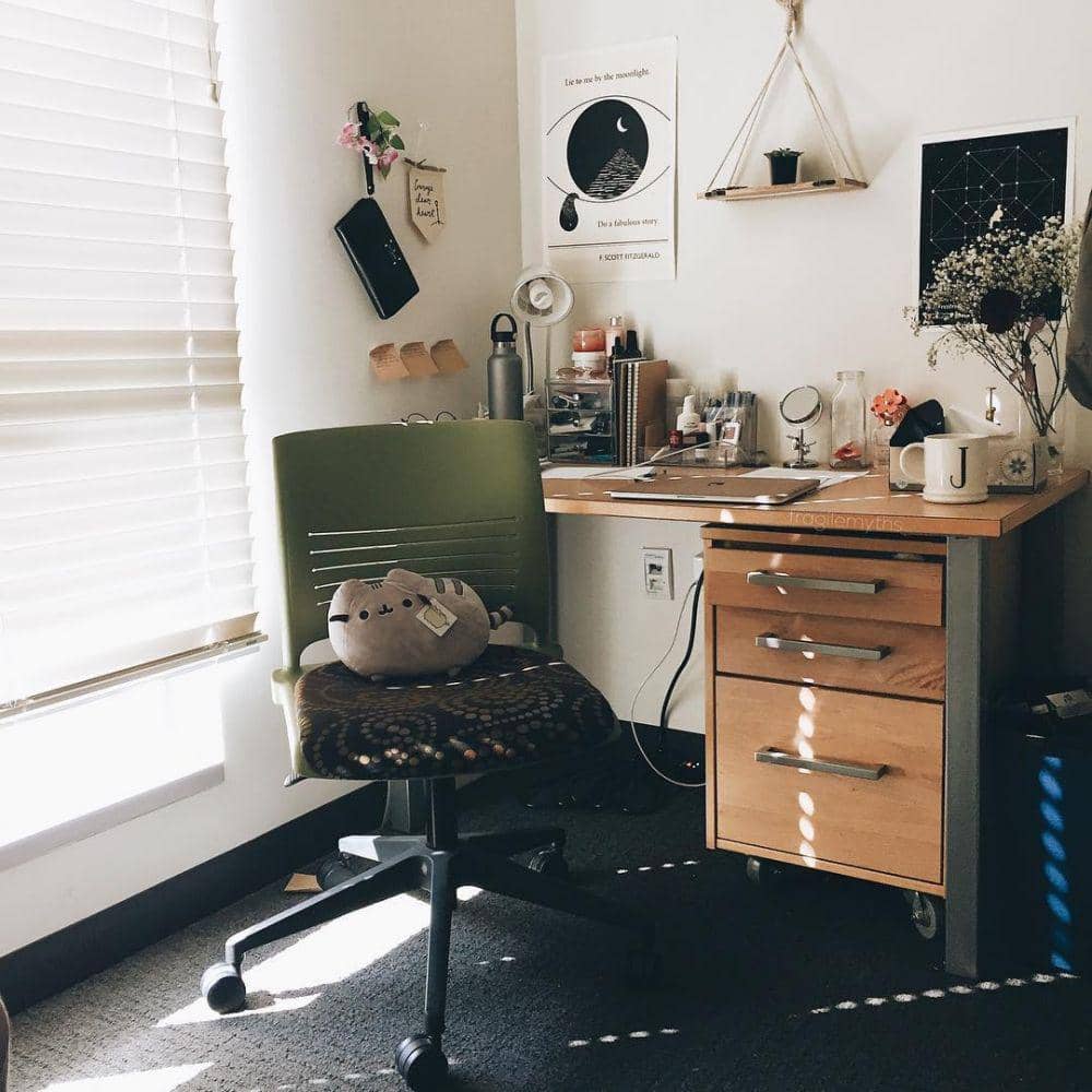 instagram.com/fragilemyths