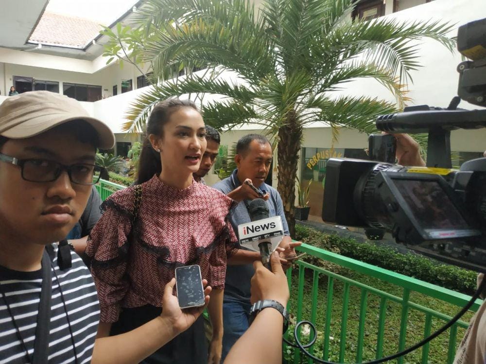 Atiqah Hasiholan (IDN Times/Axel Jo Harianja)