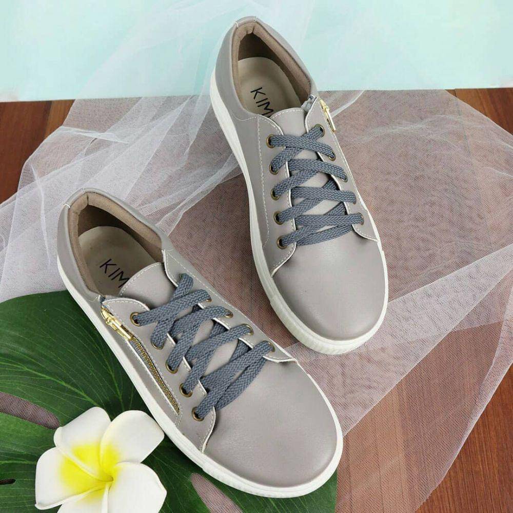 Instagram/kimbershoes