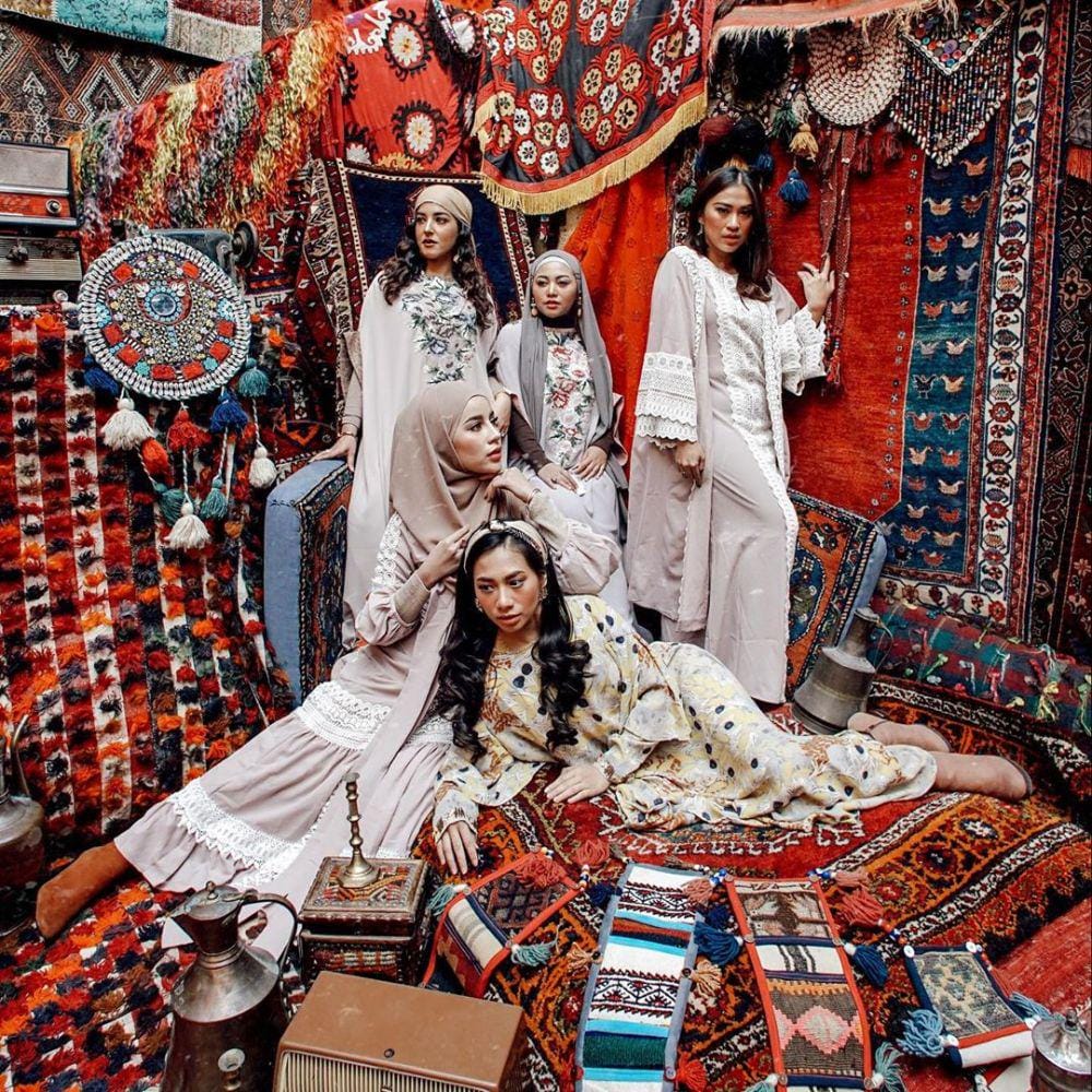 instagram.com/rachelvennya