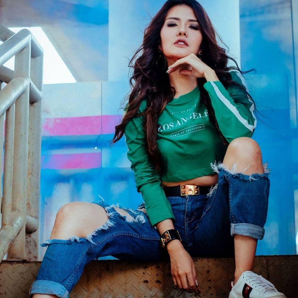 instagram.com/anggia_chan