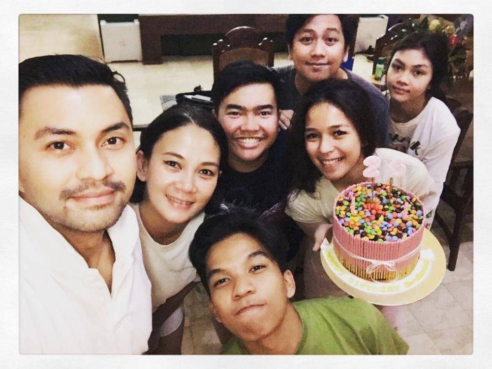 instagram.com/bu_deedee