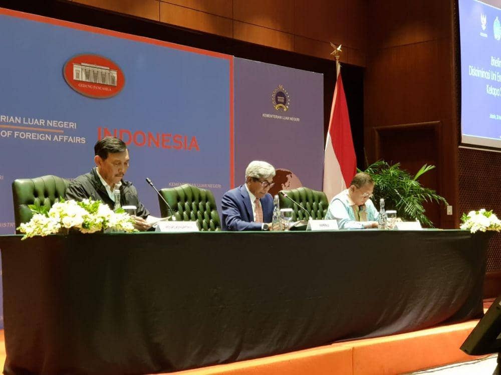 (Menko Kemaritiman Luhut Panjaitan berbicara di kantor Kemenlu) IDN Times/Santi Dewi