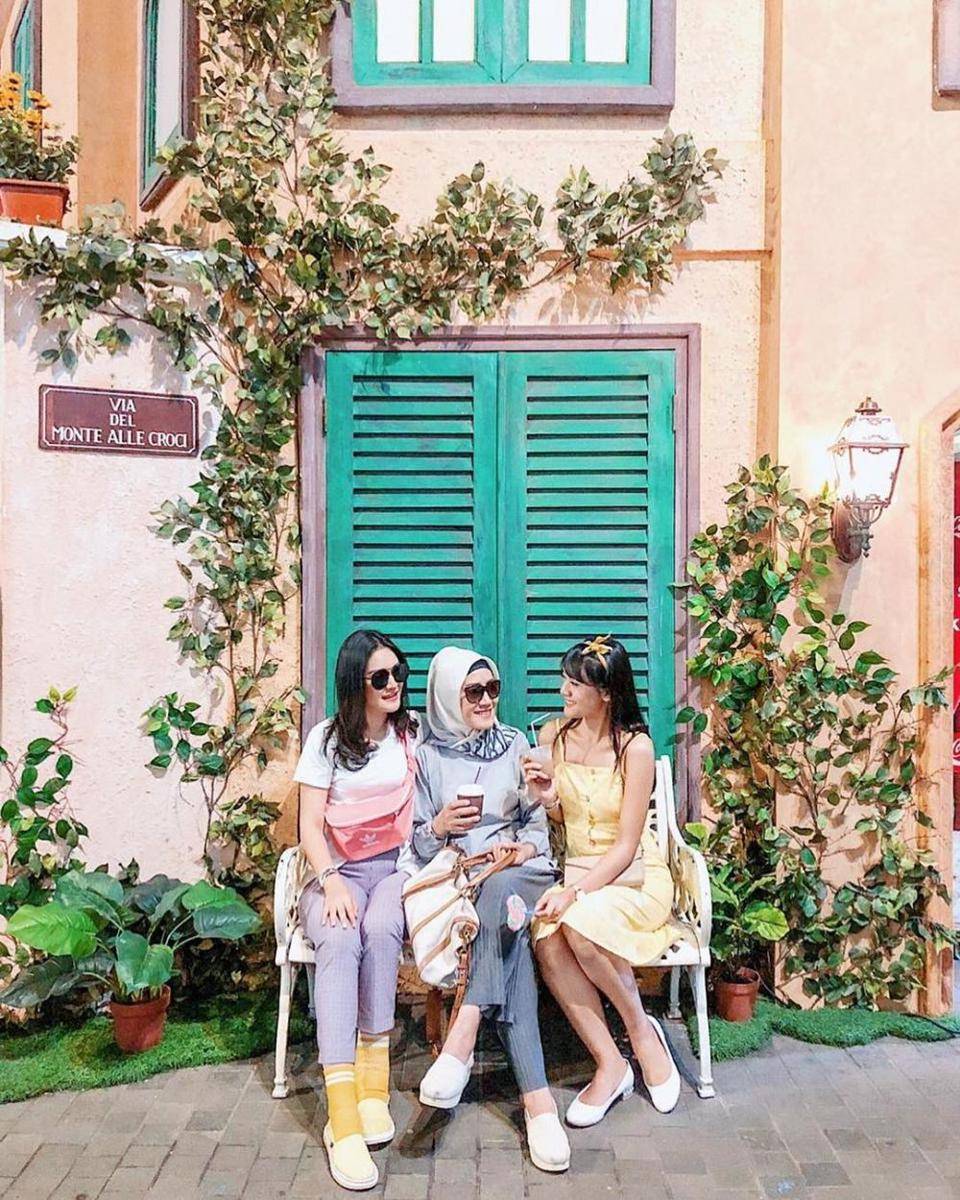 Instagram.com/anissaaziza