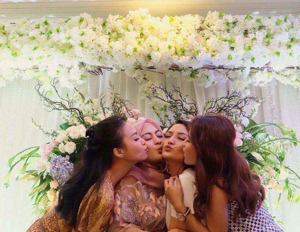 instagram.com/vizzadara