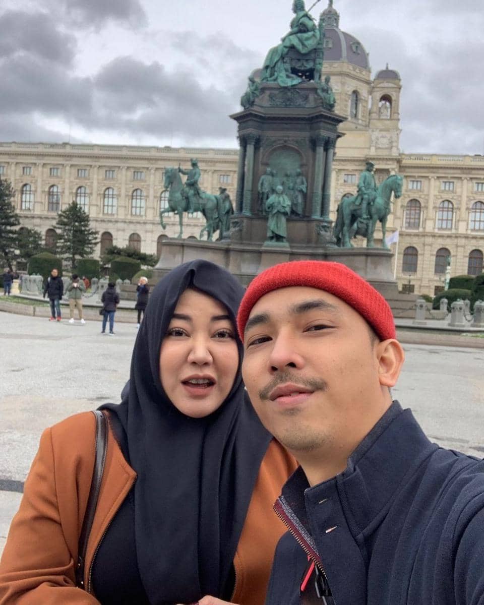 instagram.com/risa_saraswati