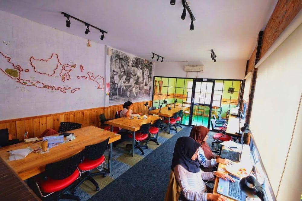 instagram.com/beehivejogja