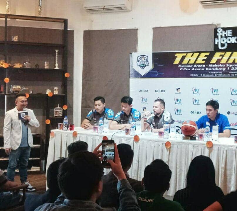 instagram.com/augiefantinus