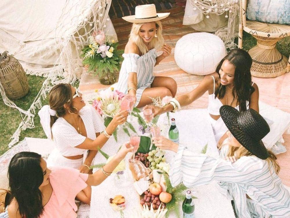 instagram.com/weddingfavorites