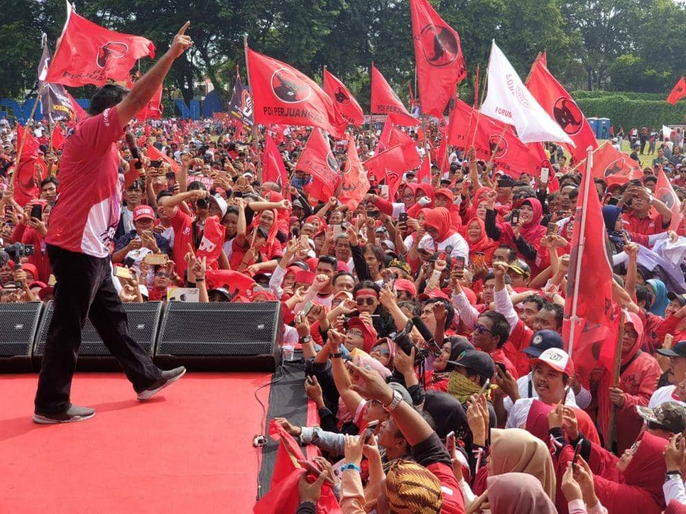 Suasana kampanye terbuka PDIP di Tangerang, Banten, Minggu (24/3)