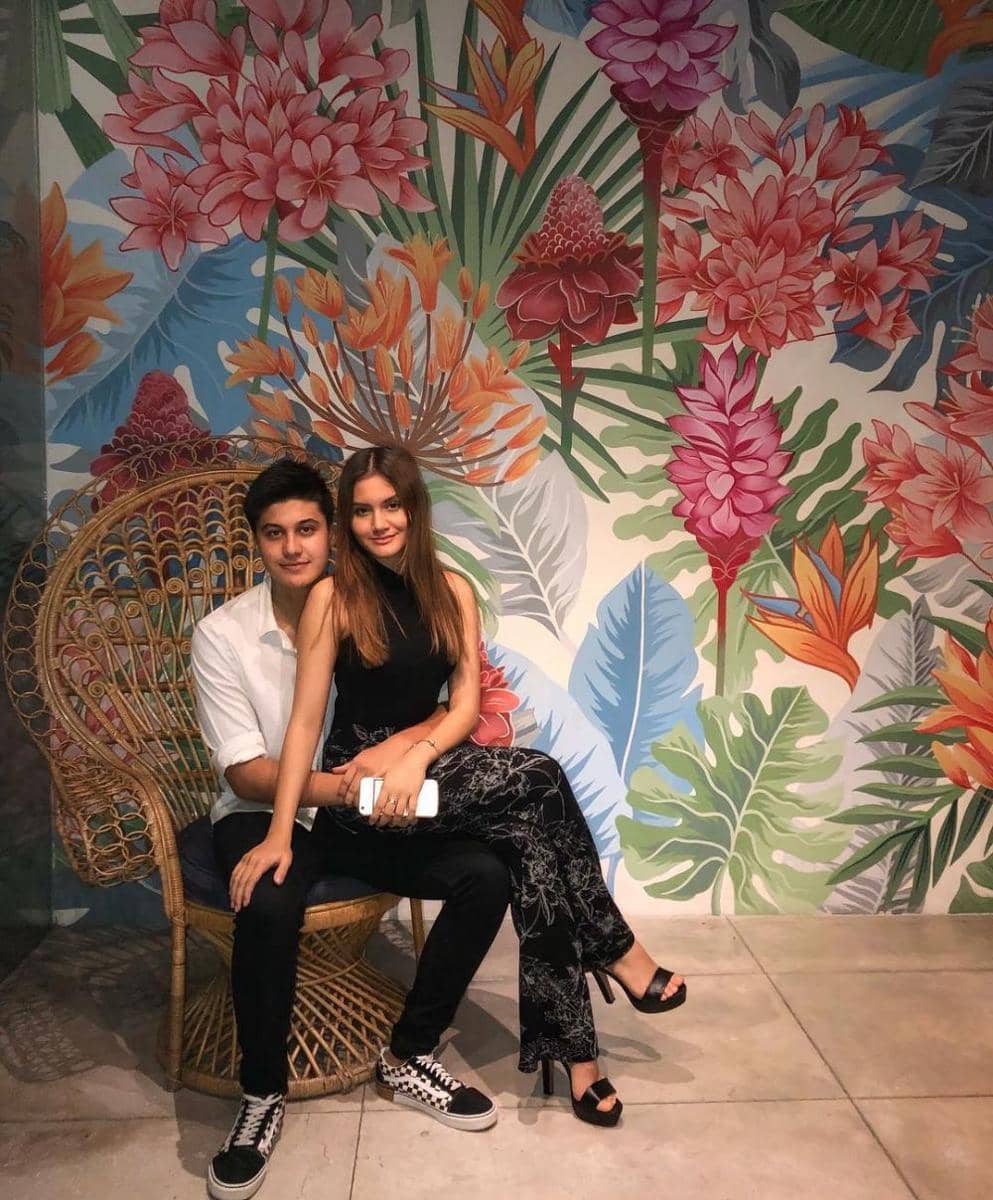 instagram.com/chelseashania