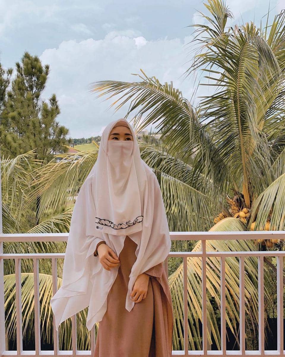 instagram.com/larissachou