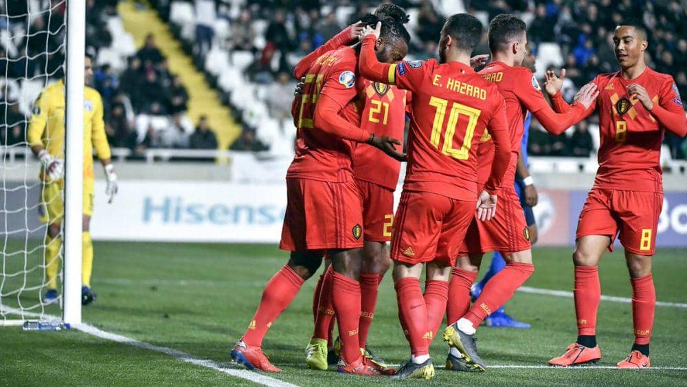 twitter.com/mbatshuayi