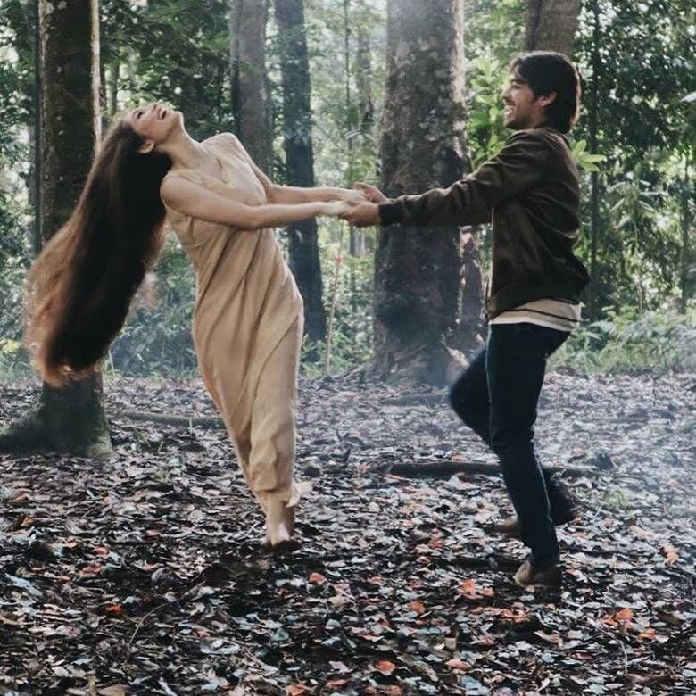 instagram.com/devinaureel/