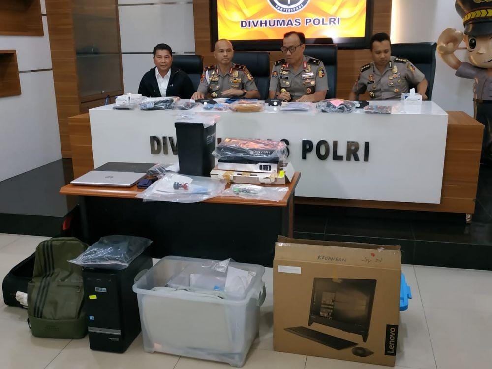 Konferensi Pers Satgas Anti-Mafia Bola (IDN Times/Axel Jo Harianja)