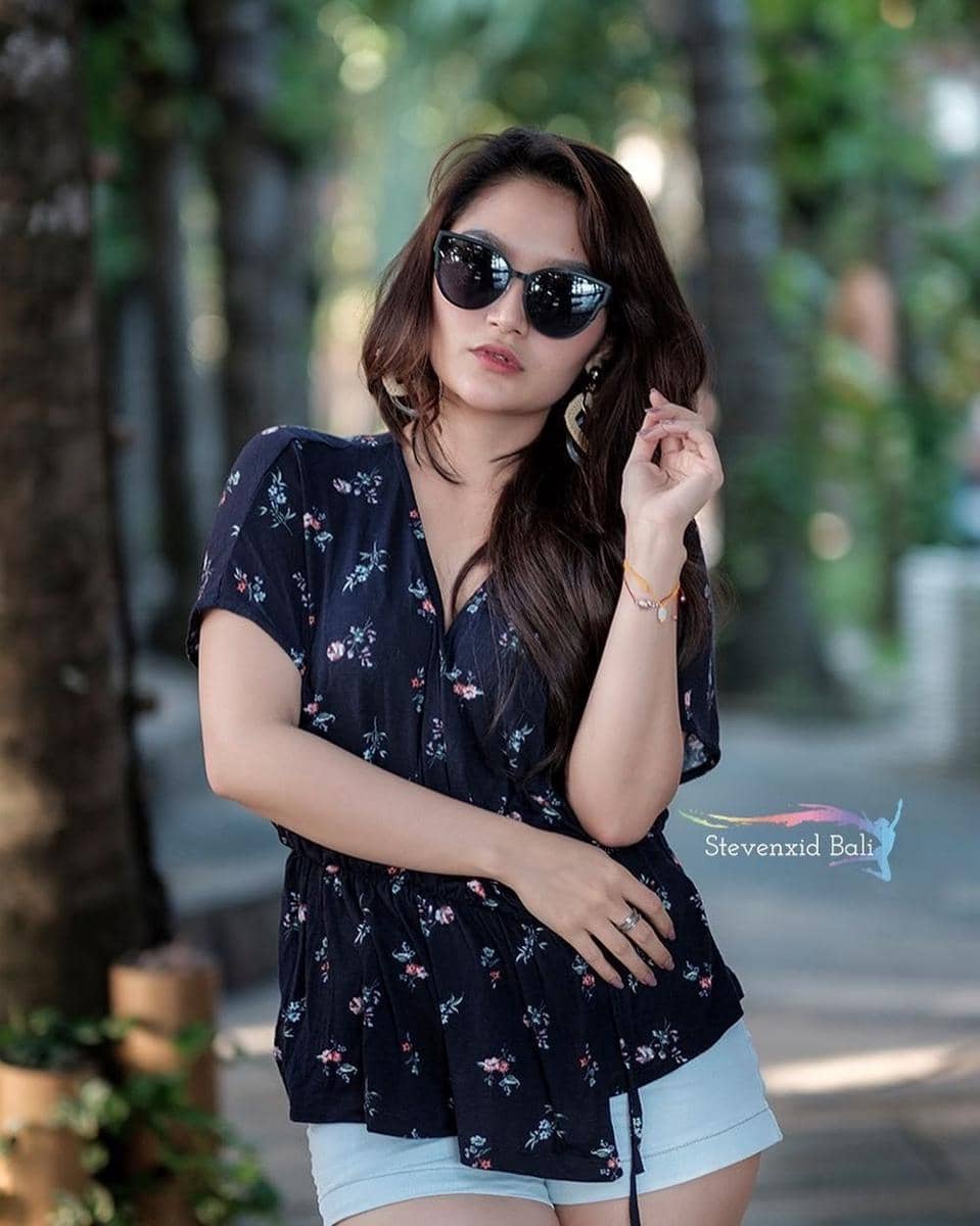 instagram.com/sitibadriahh