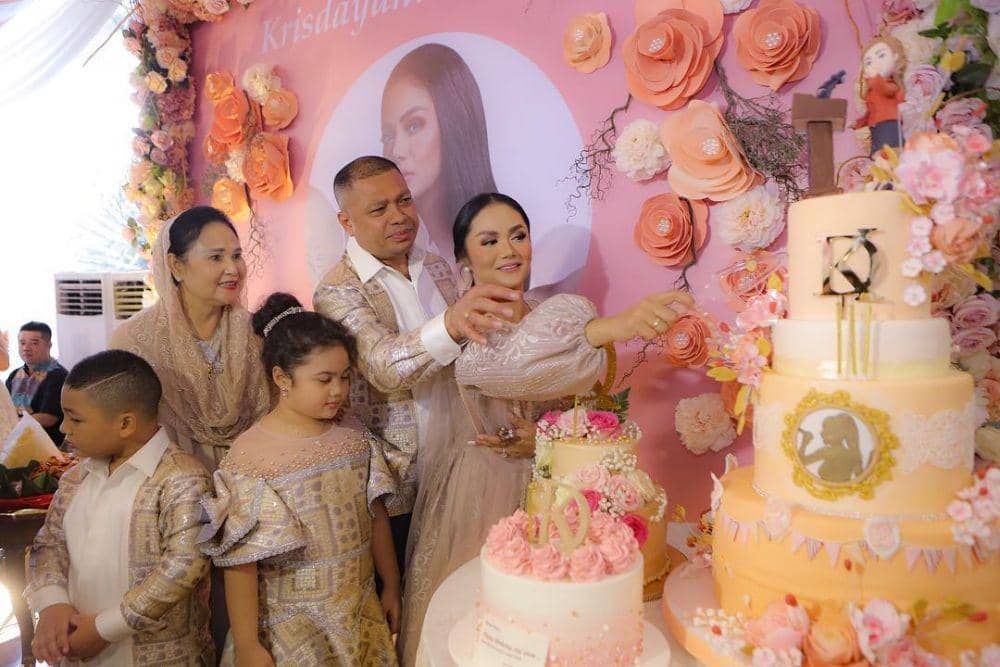 instagram.com/krisdayantilemos