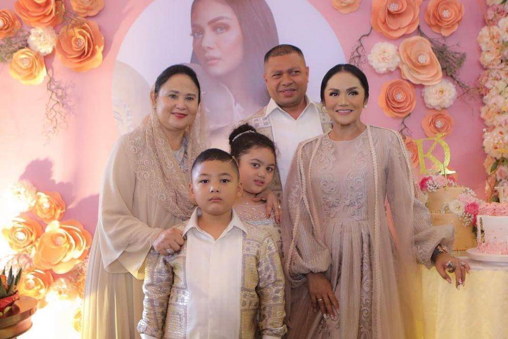 instagram.com/krisdayantilemos