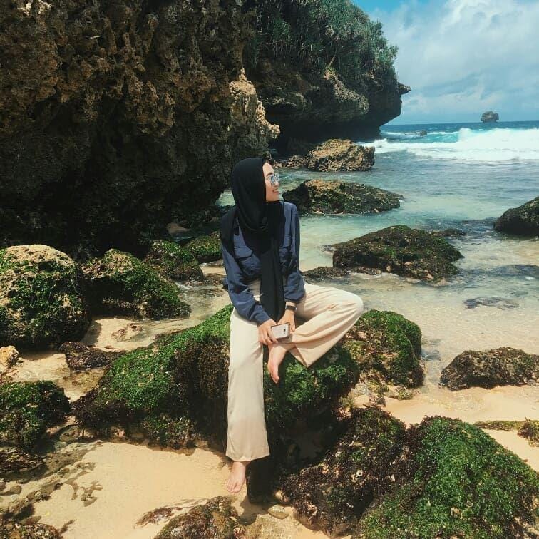 instagram.com/shendyswastika