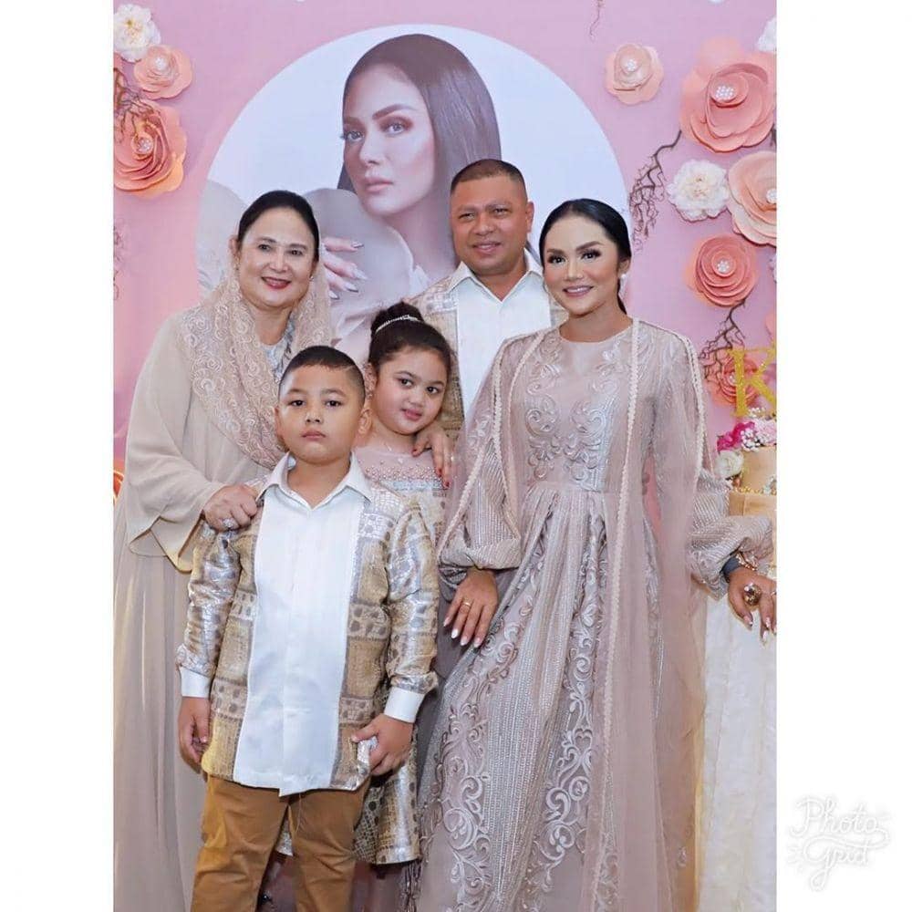 instagram.com/krisdayantilemos