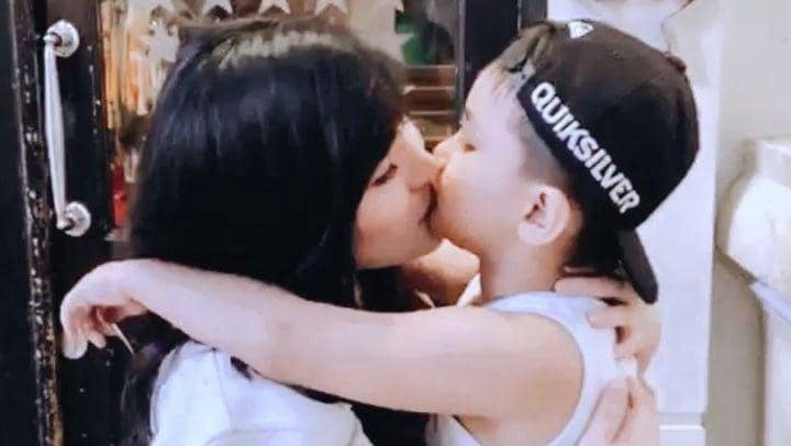 instagram.com/angelalee87