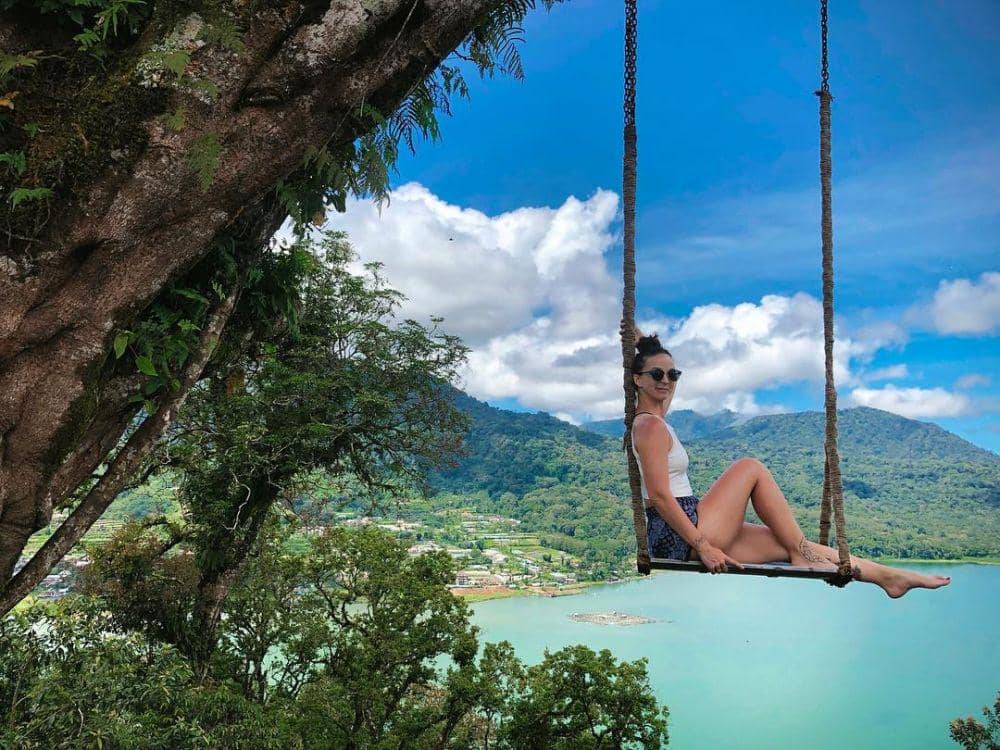 instagram.com/shelleybean_yoga