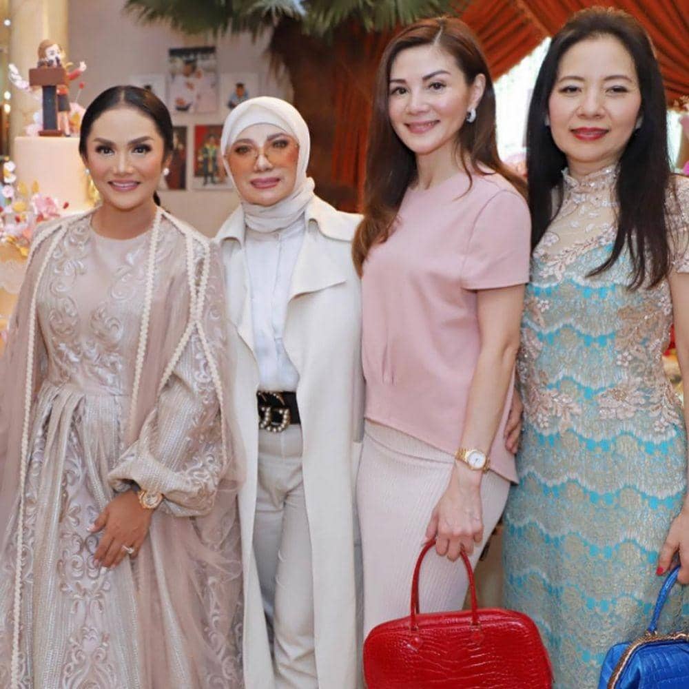 instagram.com/margaretvivi