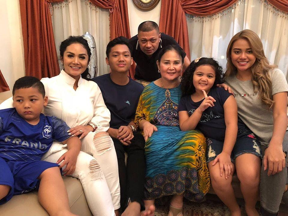 instagram.com/krisdayantilemos