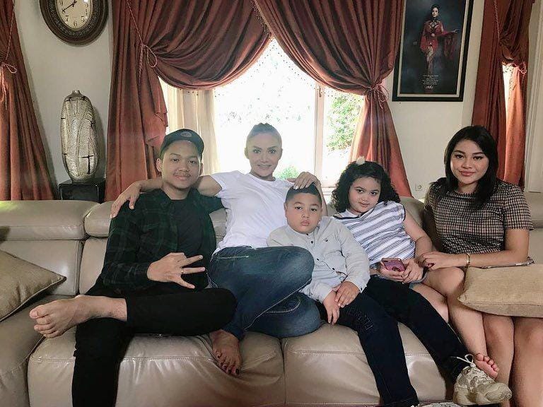 instagram.com/krisdayantilemos