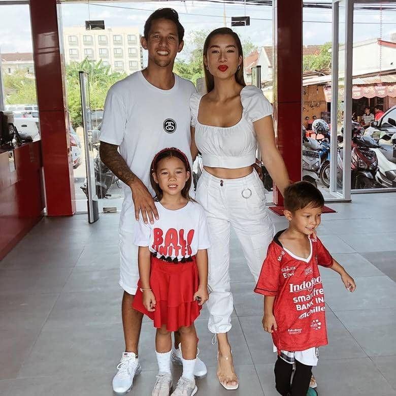 instagram.com/jenniferbachdim/